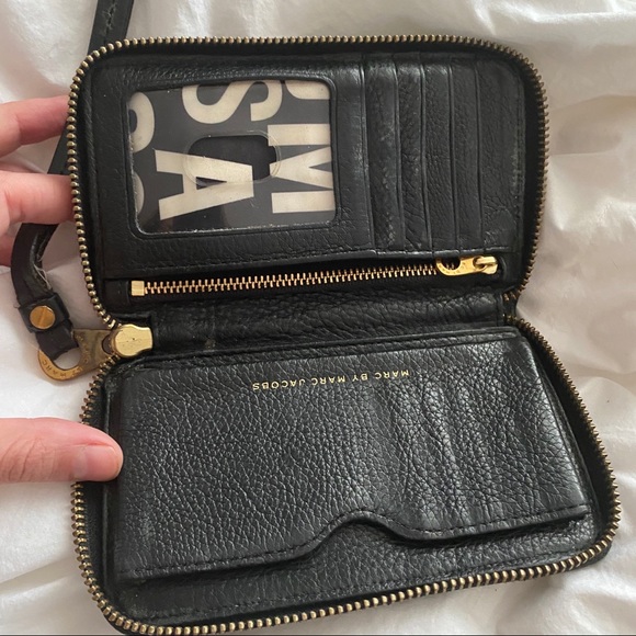 Marc Jacobs Wristlet - Picture 4 of 4